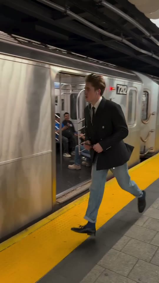 Phone Stuck to Train Template Guide: Photos, Motion, and a Better Final Clip